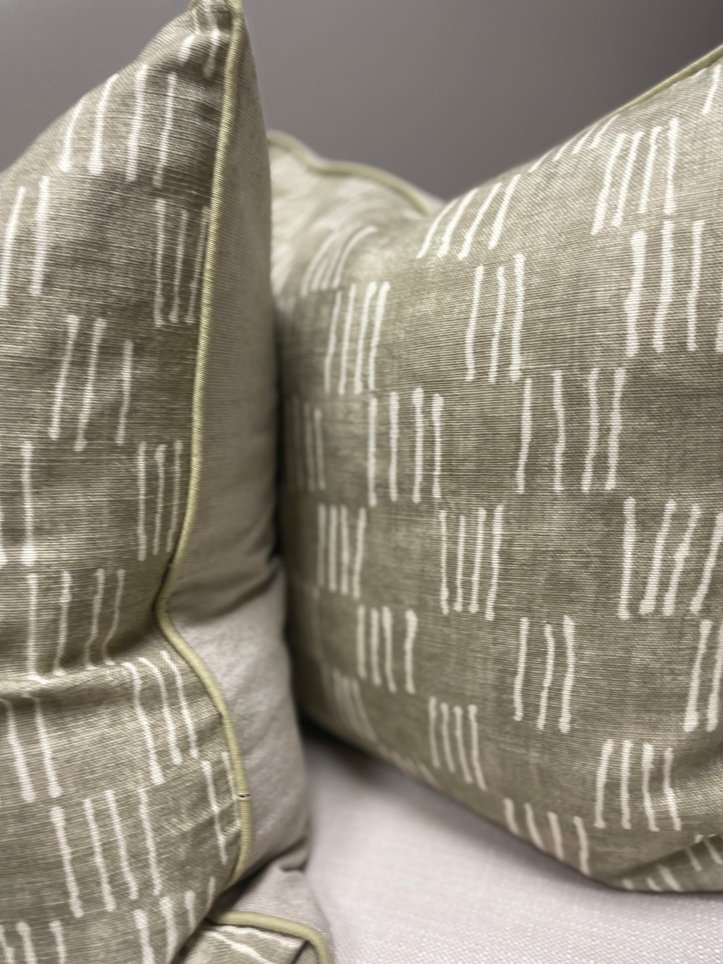 Light Celadon Graphic with Neutral Linen Back and Seagrass Welt